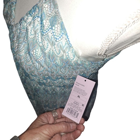NWT- Sz L Gorgeous Aqua & Silver Knitted Low back Sleeveless Ruched Dress - Picture 4 of 13